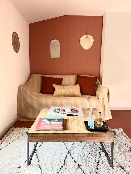 Appartement A Pied Du Centre Avec Place De Parking Arles Extérieur photo