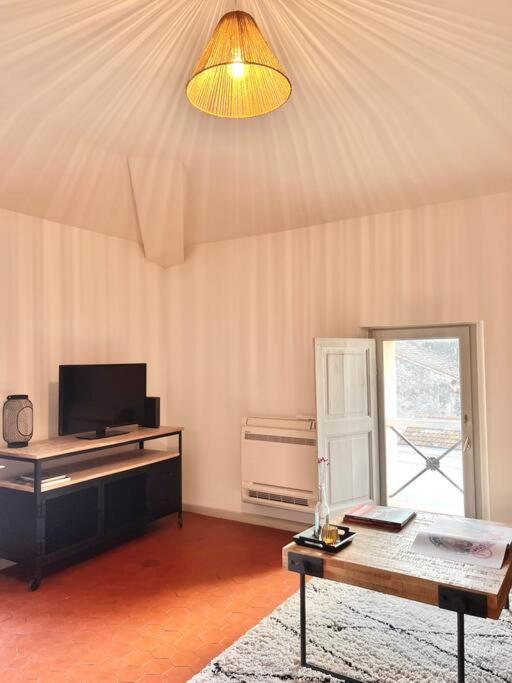 Appartement A Pied Du Centre Avec Place De Parking Arles Extérieur photo